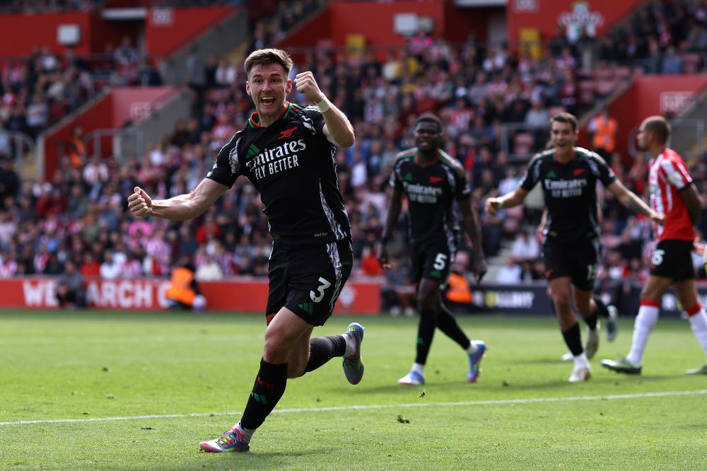 日媒：J2甲府风林45岁后卫山本英臣出轨球队死忠球迷妻子